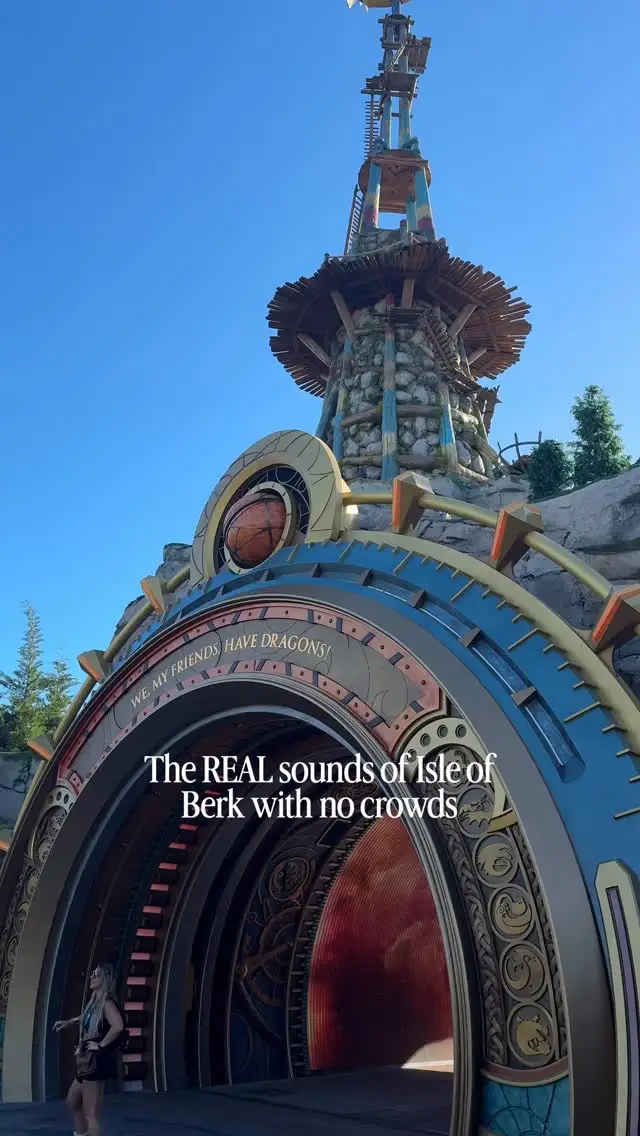 Instagram post preview 3 from themeparkmomera