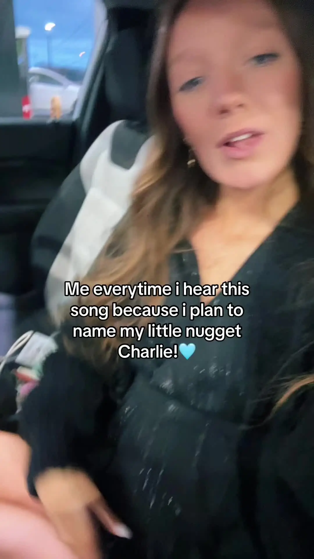 Tiktok post preview 1 from @ellarportera