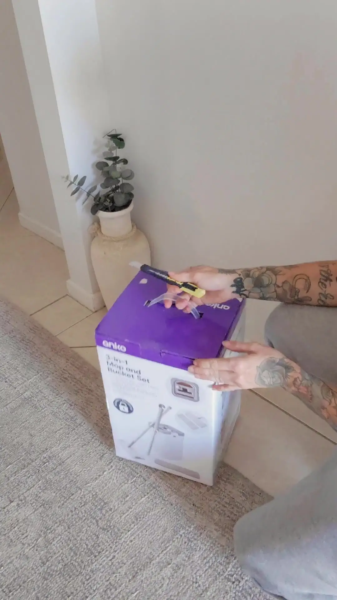 Tiktok post preview 2 from @laura.k.oc