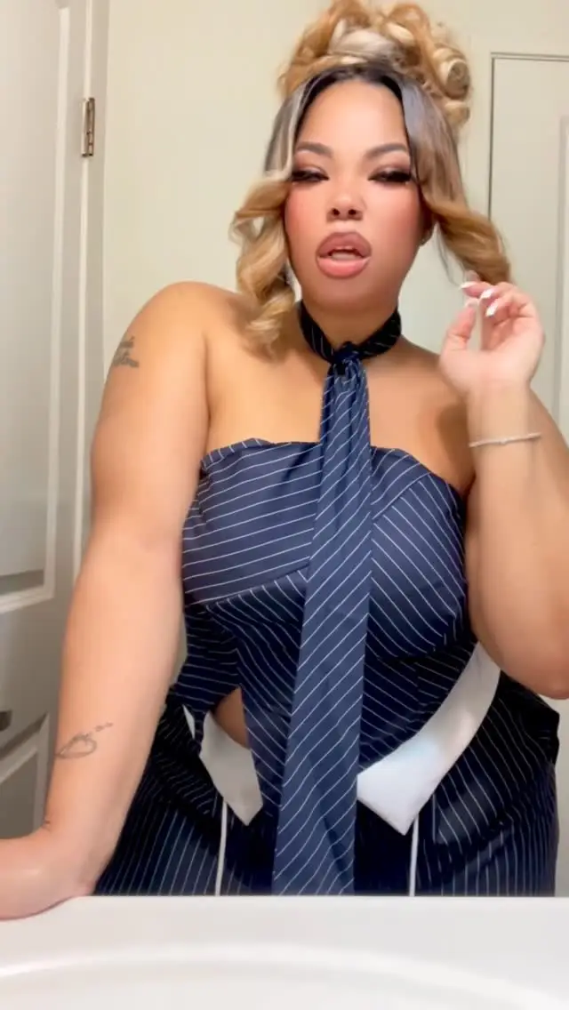 Instagram post preview 3 from curvygramdoll