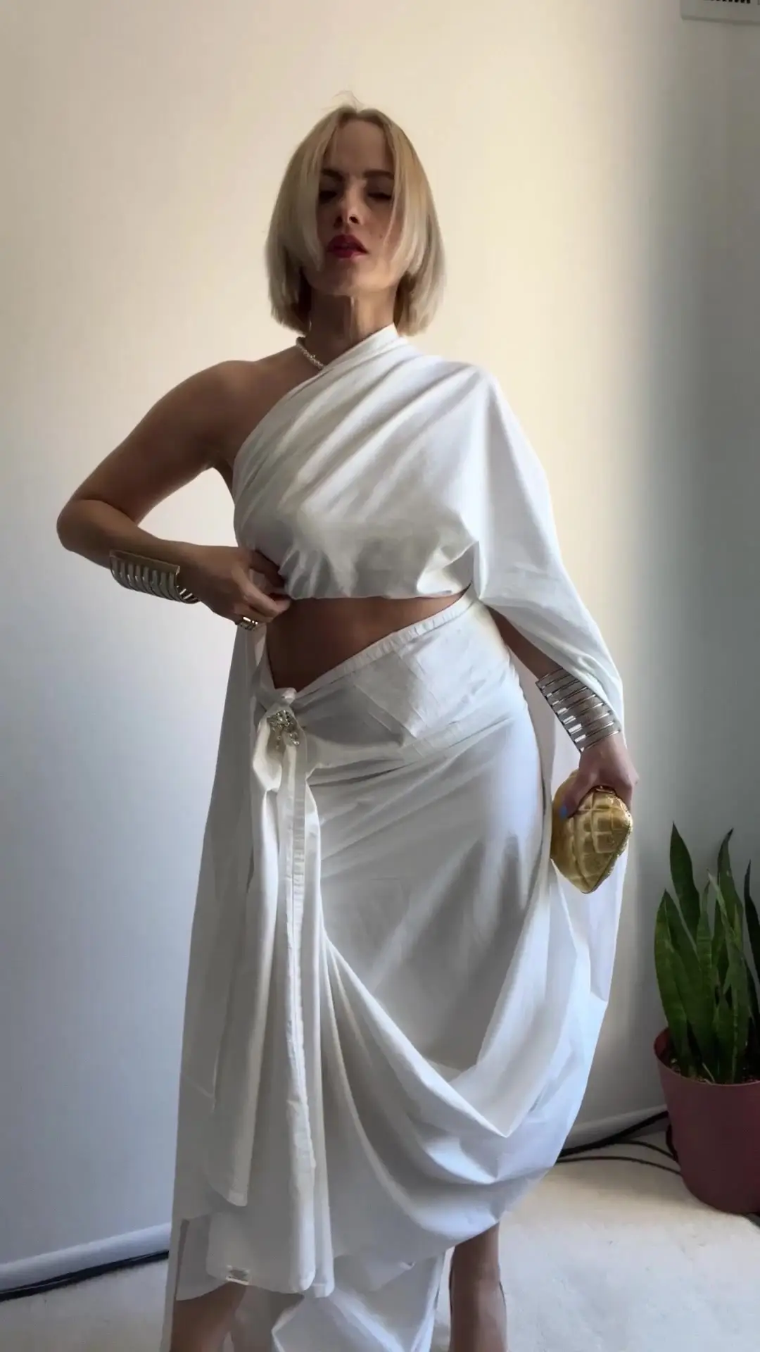 Tiktok post preview 3 from @laura_bruj