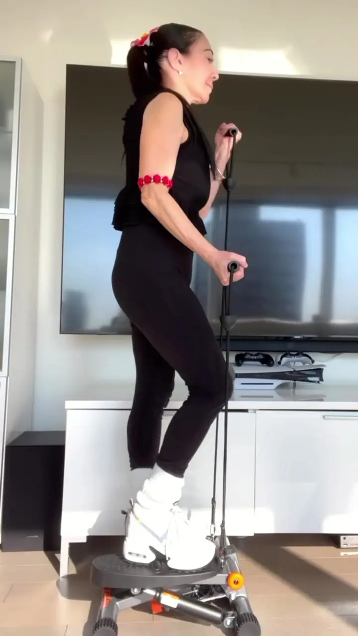 Tiktok post preview 2 from @simply_sleek_