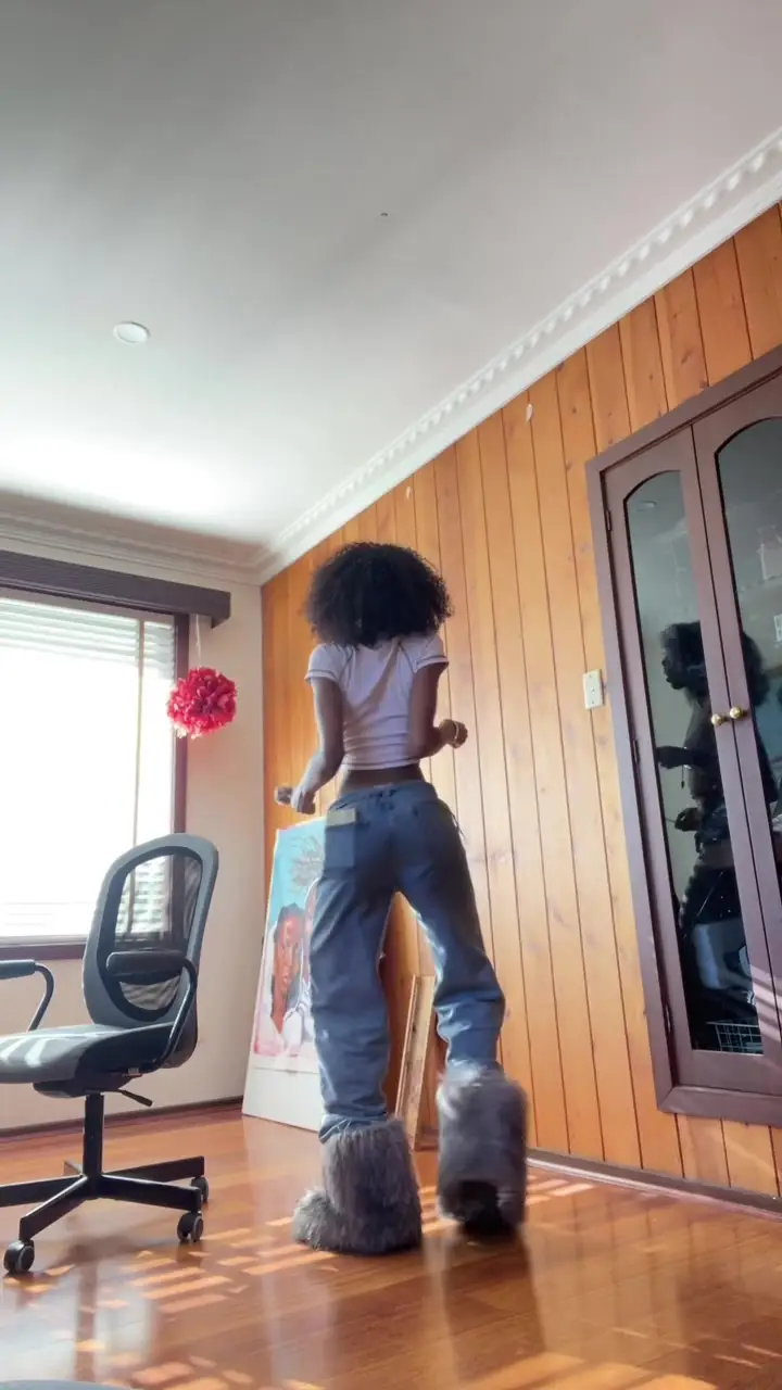 Tiktok post preview 3 from @tiiinta
