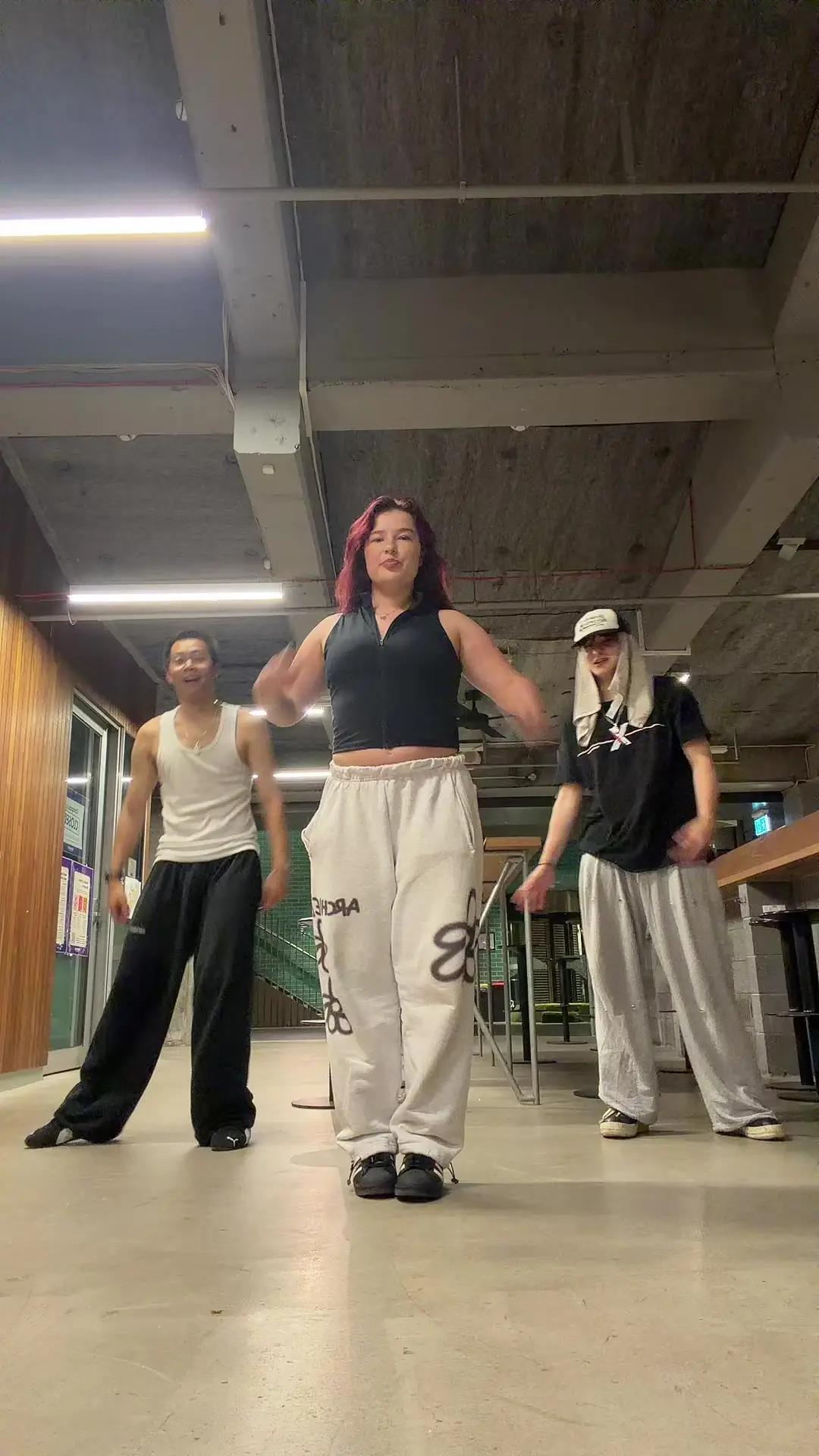 Tiktok post preview 1 from @the_henki