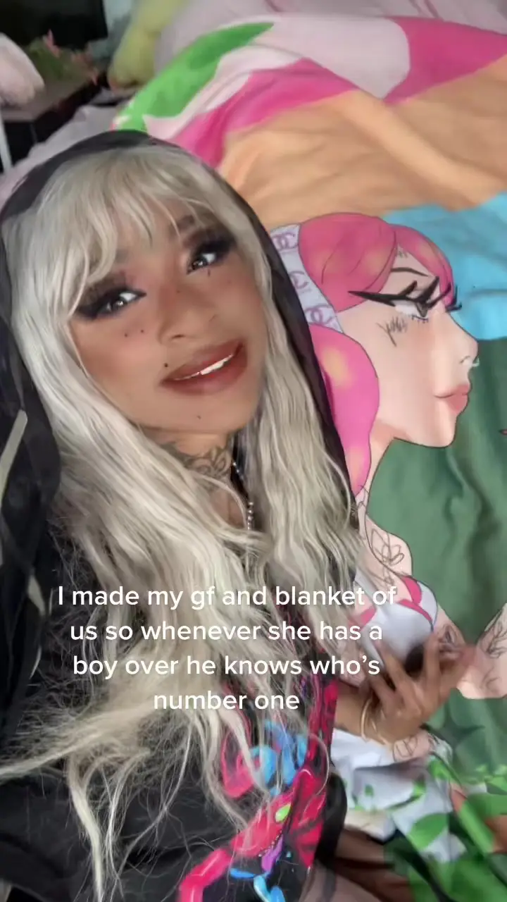 Tiktok post preview 3 from @slayloniee