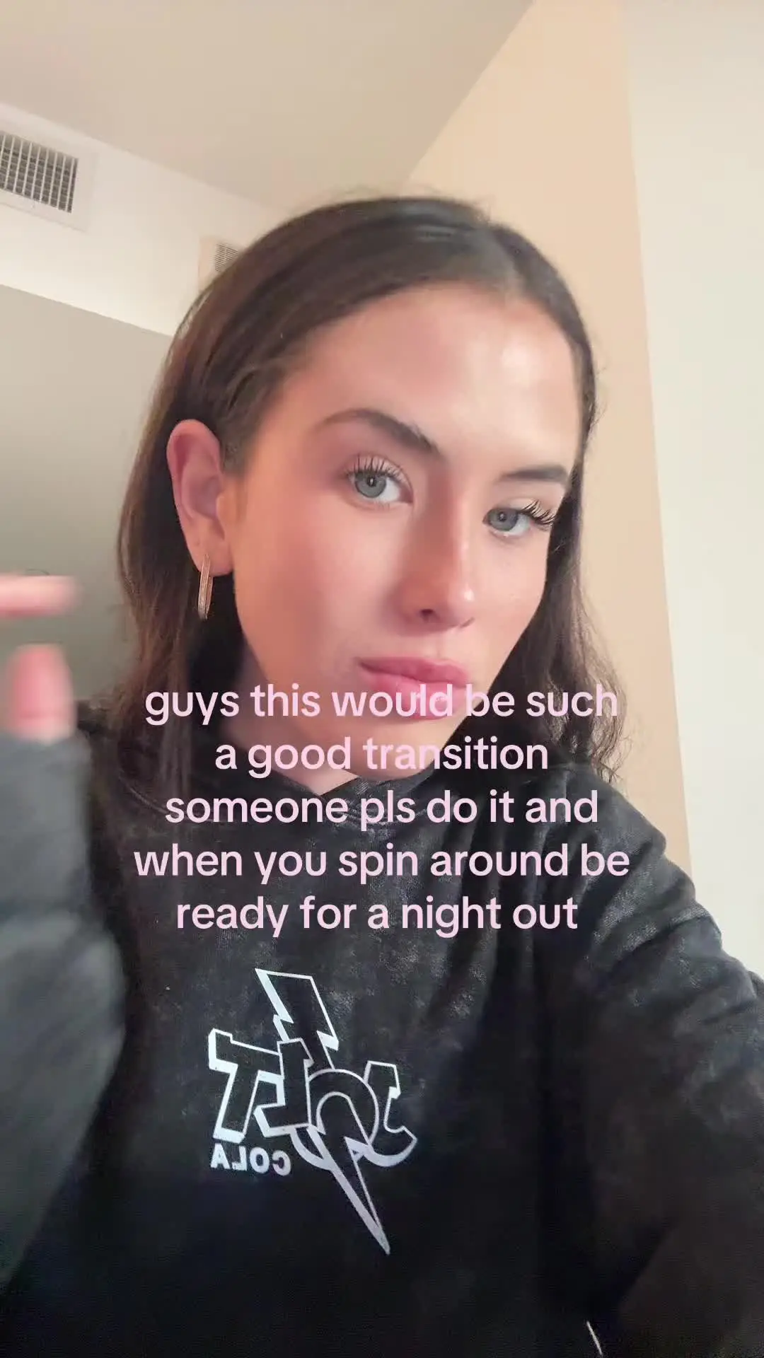 Tiktok post preview 2 from @karlikasper