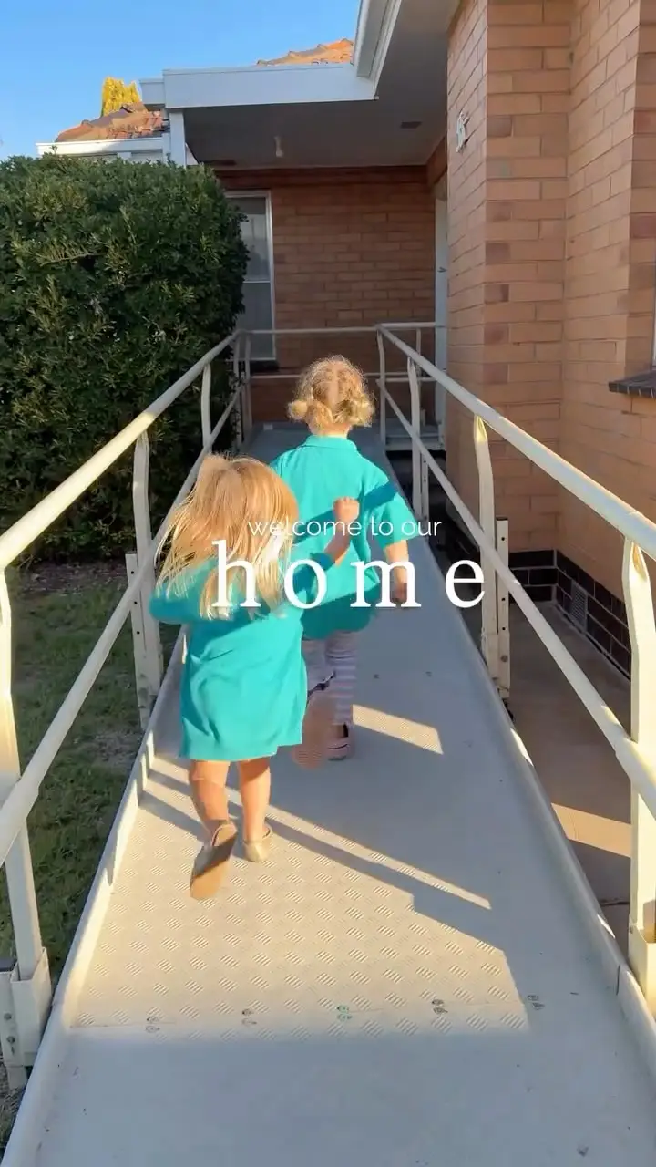 Instagram post preview 3 from oliviabutts_