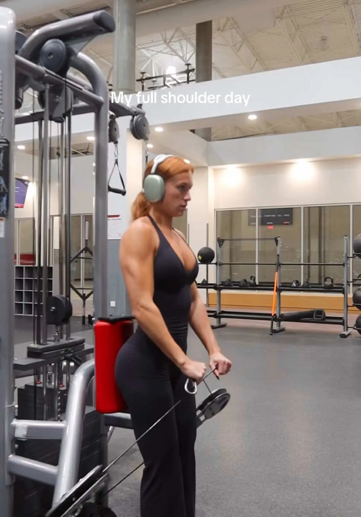 Tiktok post preview 3 from @hallewwilliams