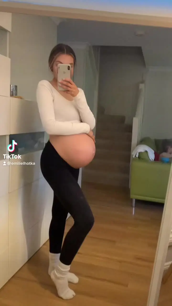 Tiktok post preview 3 from @emilieyoulley
