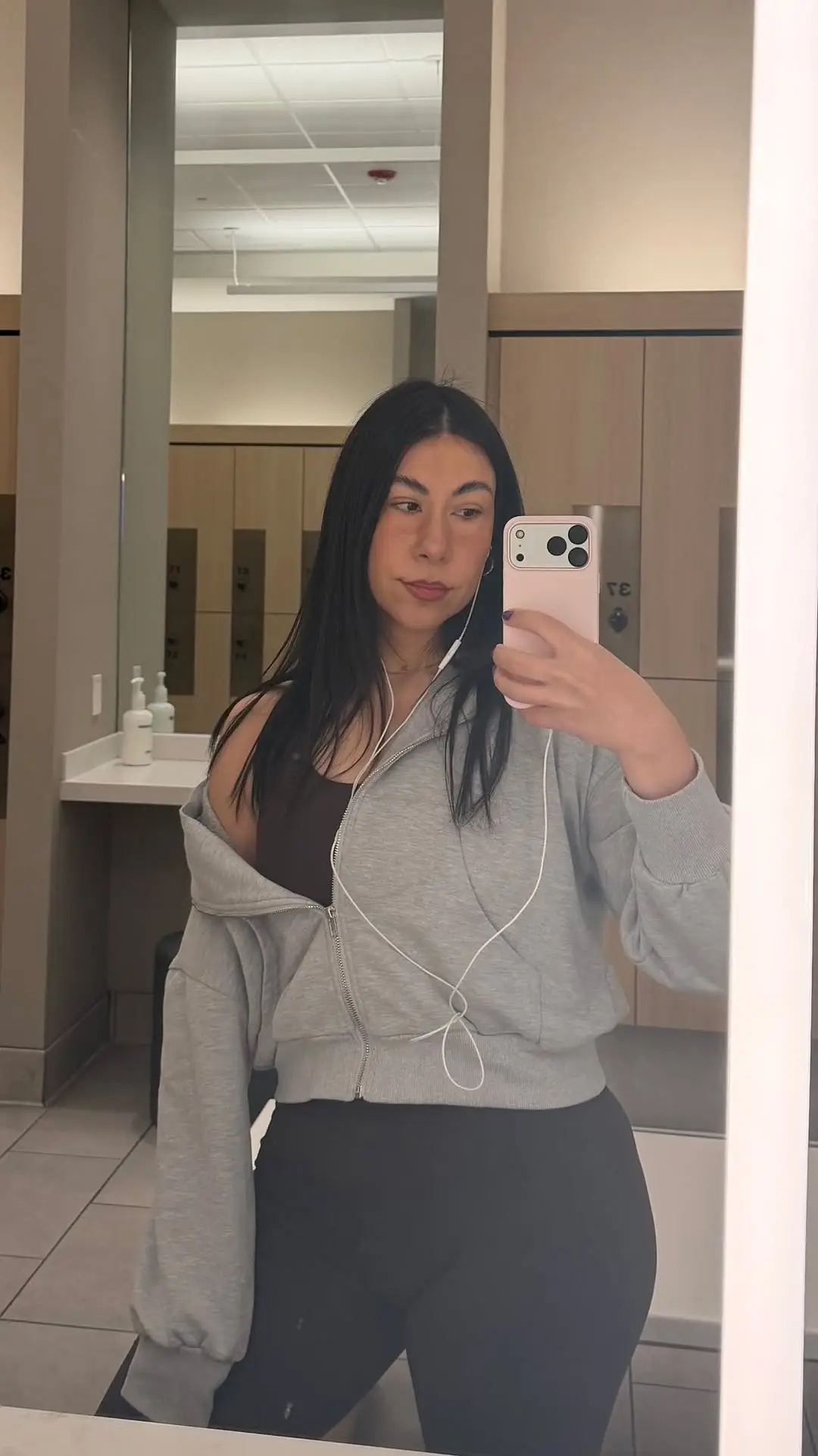 Instagram post preview 3 from ionaburciaga