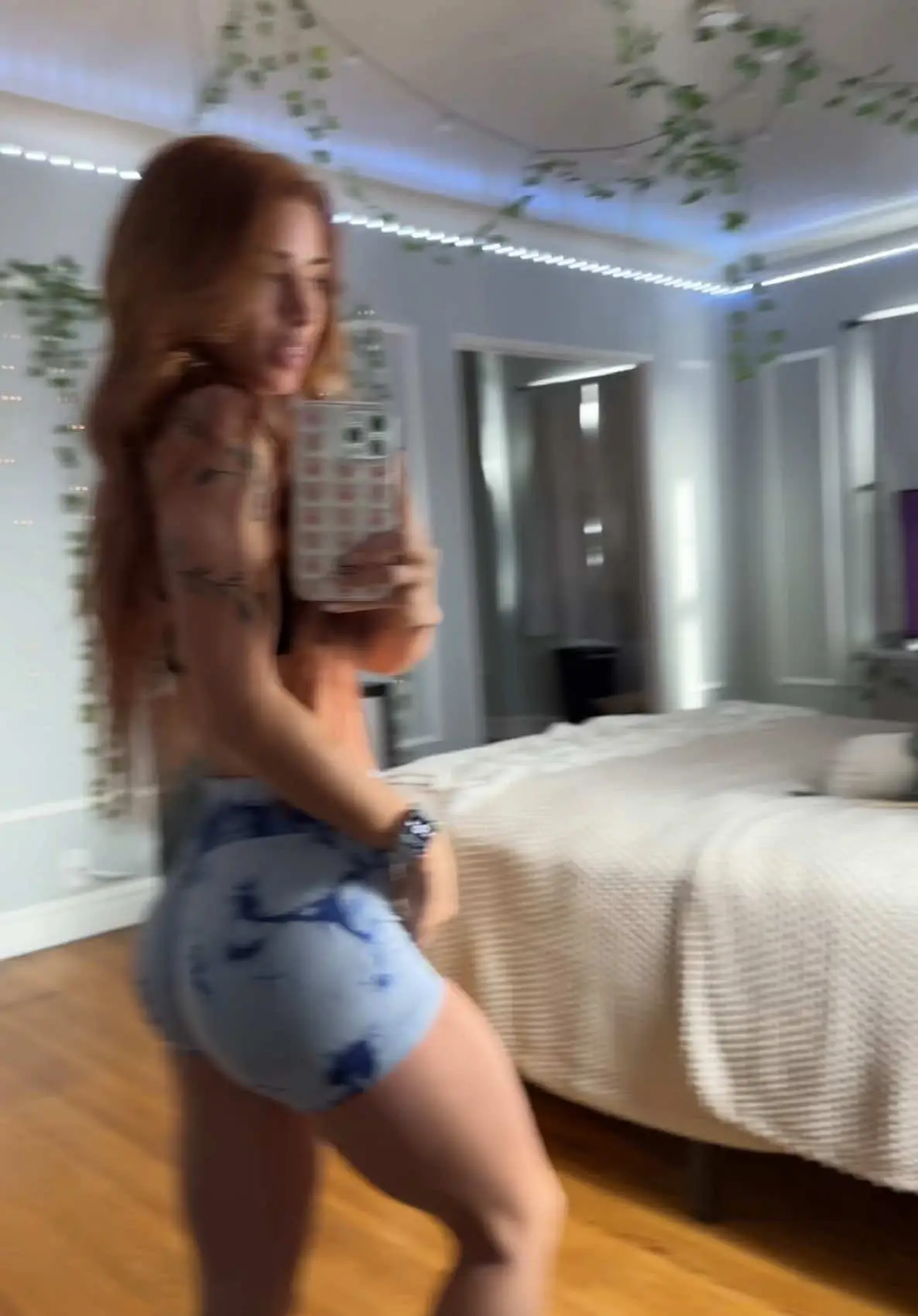 Tiktok post preview 3 from @emiliaharring