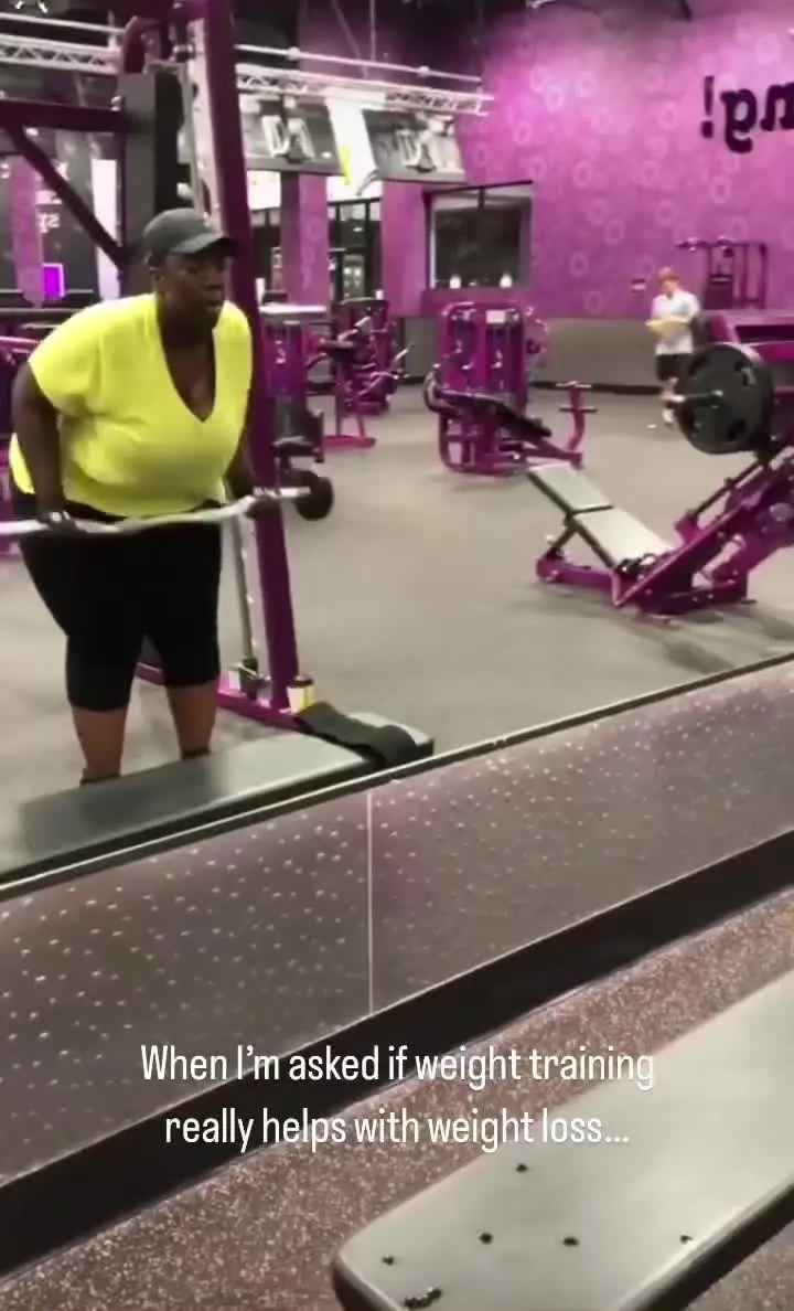 Tiktok post preview 2 from @thiscurvygirlfitness