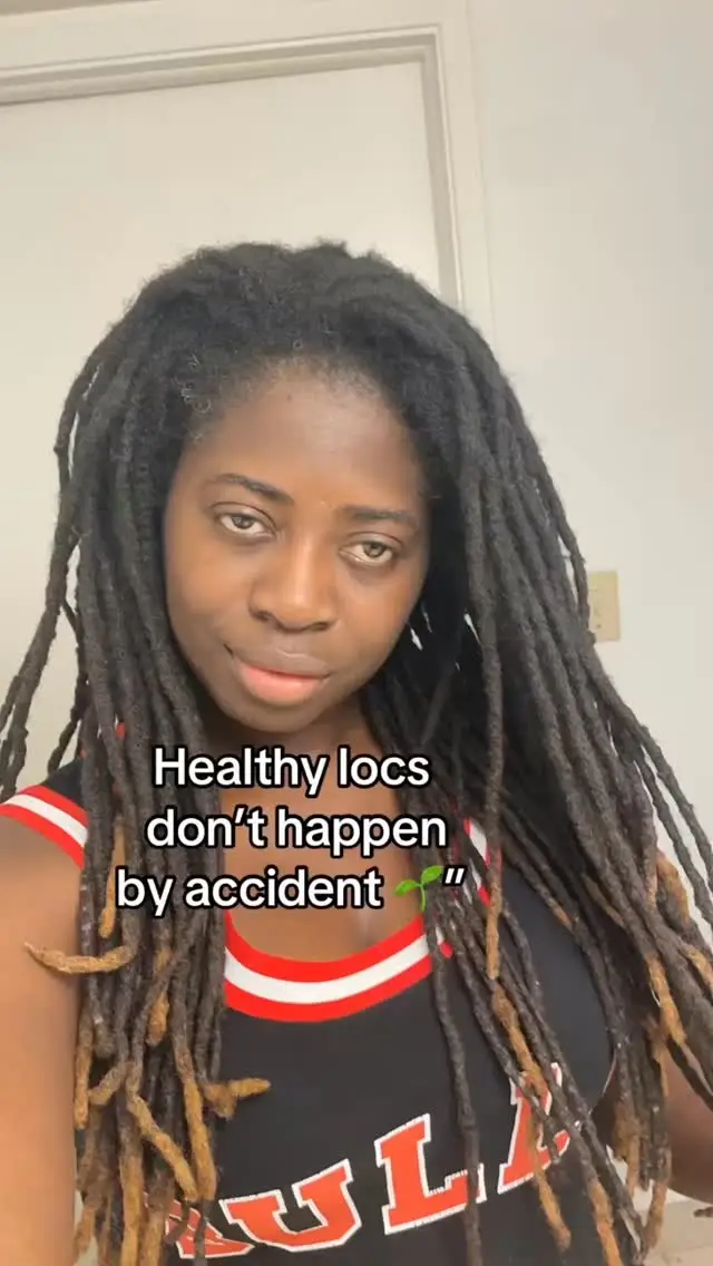 Instagram post preview 2 from melanin_sweetcookie_locs