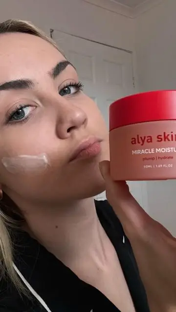 Instagram post preview 2 from ashleyjade.1