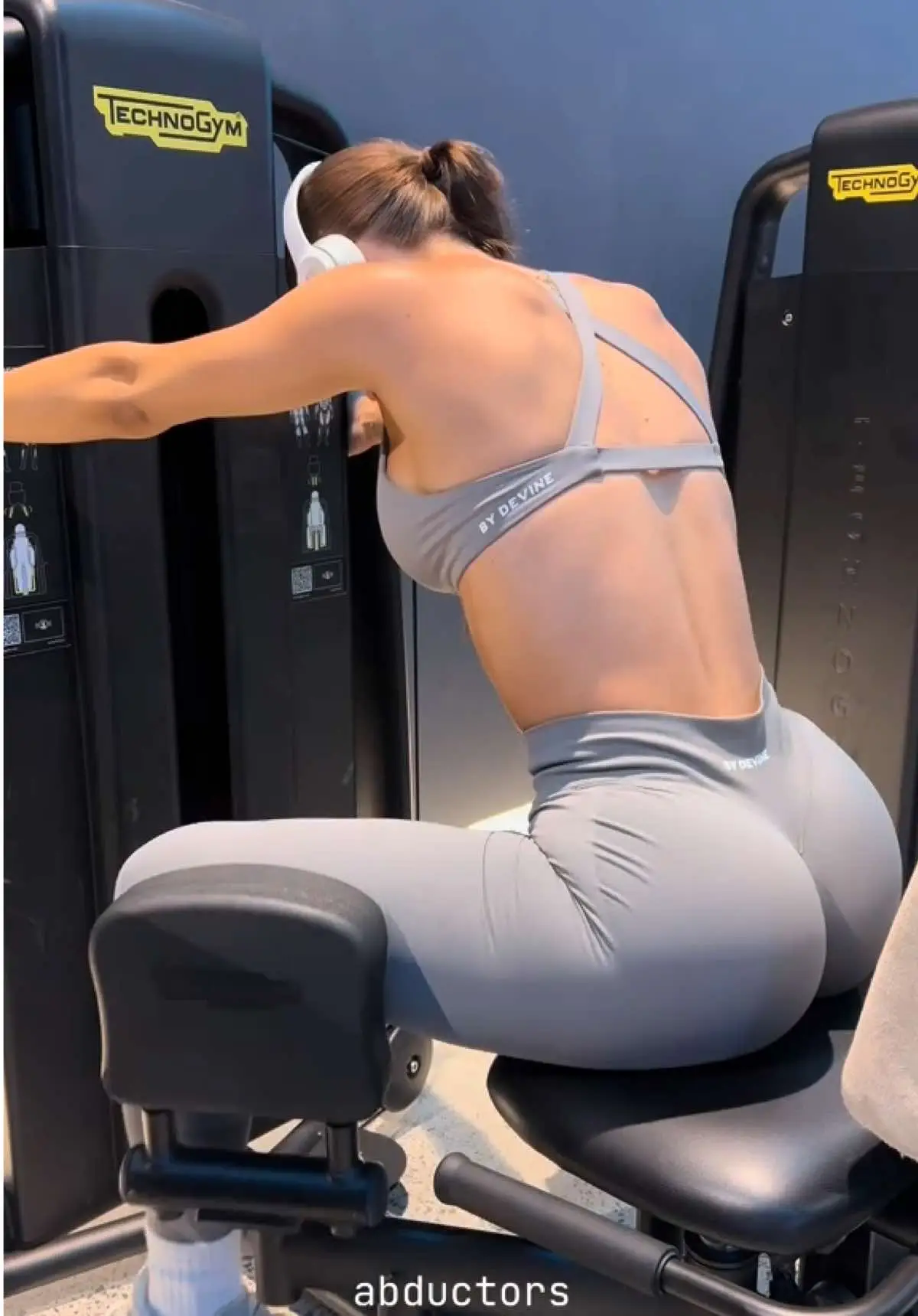 Tiktok post preview 3 from @raachelwilliams