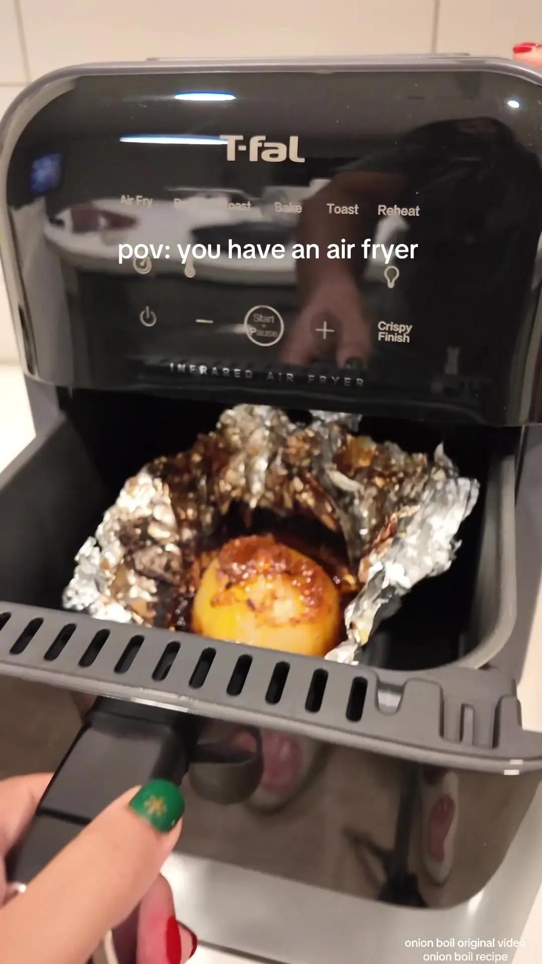 Tiktok post preview 2 from @itsdeaire