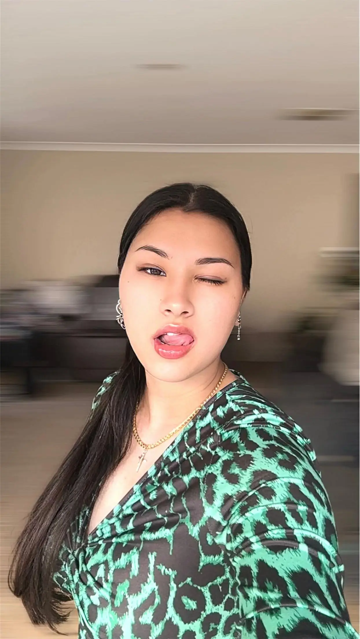 Tiktok post preview 3 from @angelina.popazzi