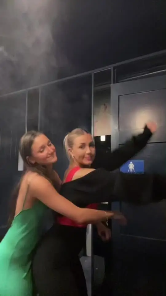 Tiktok post preview 2 from @elliieerose
