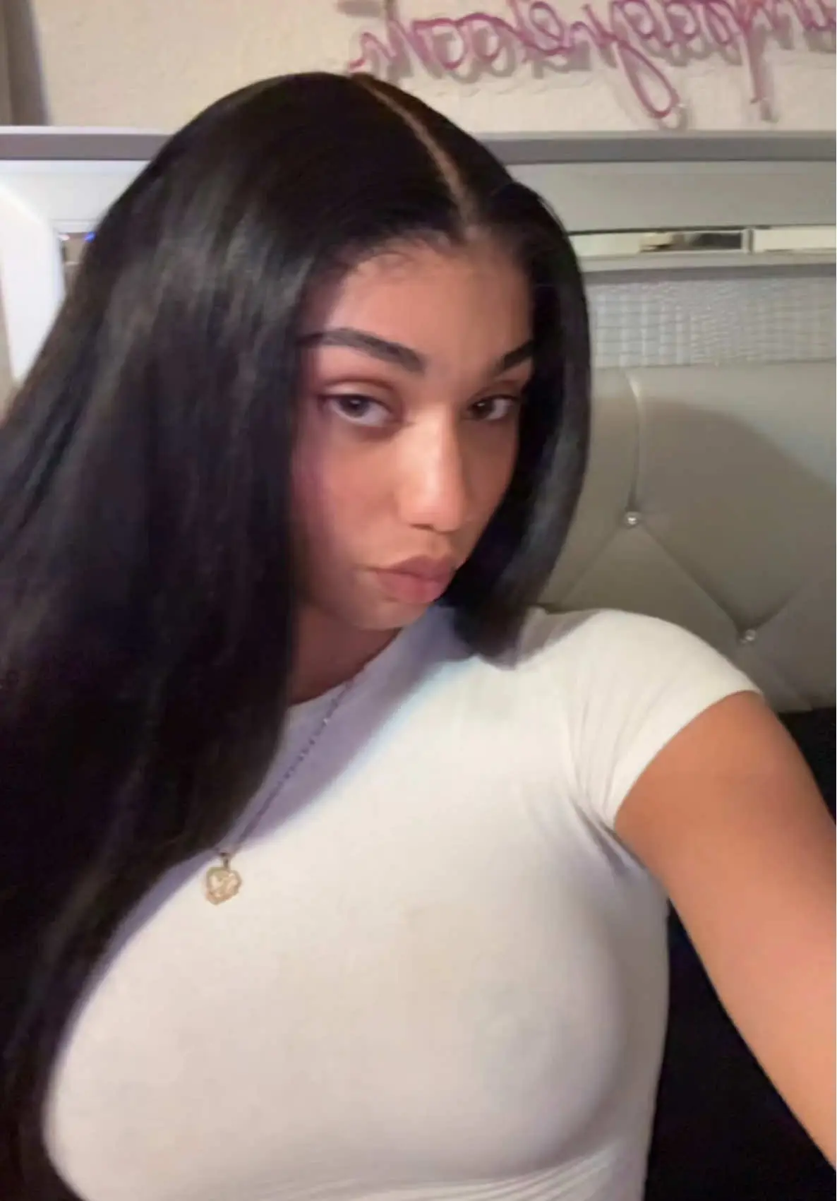 Tiktok post preview 3 from @karlanyrobie