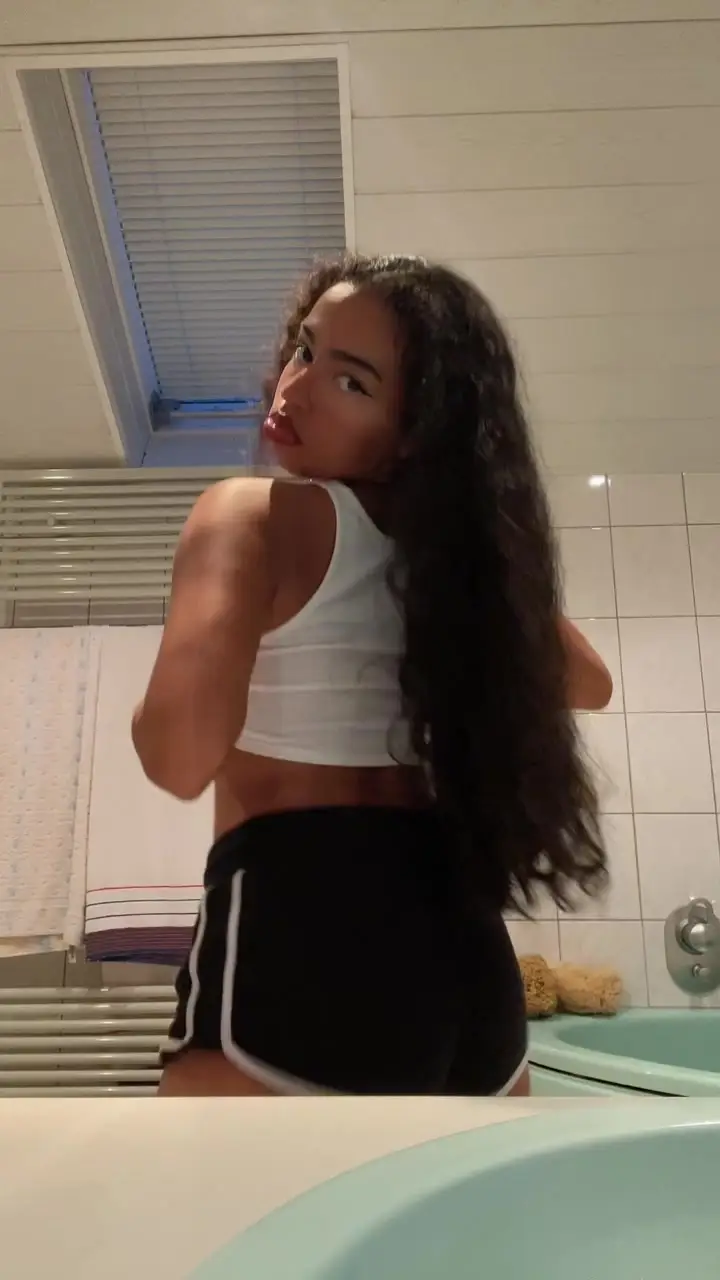 Tiktok post preview 3 from @saralareinaa