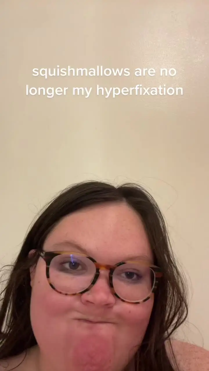 Tiktok post preview 2 from @emsquishes