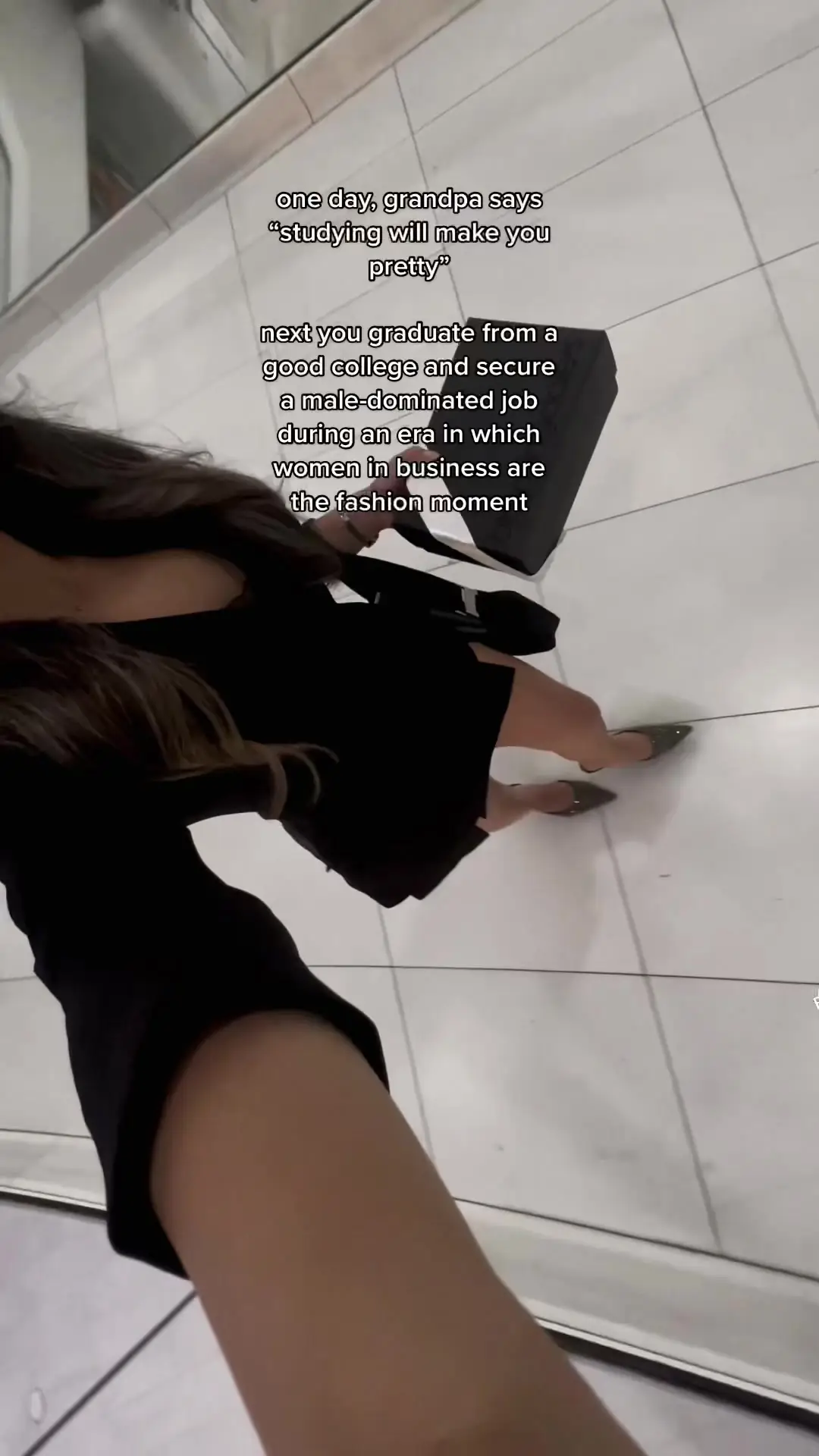 Tiktok post preview 3 from @literarilychic