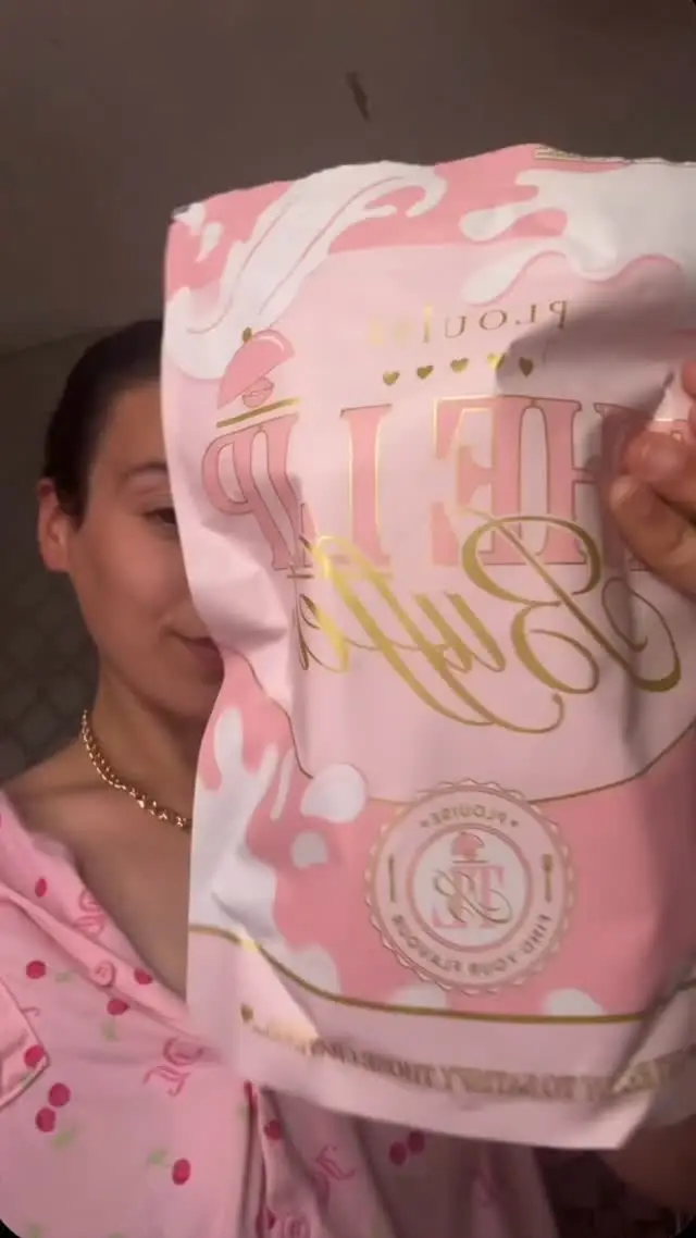 Instagram post preview 3 from chloeq2001