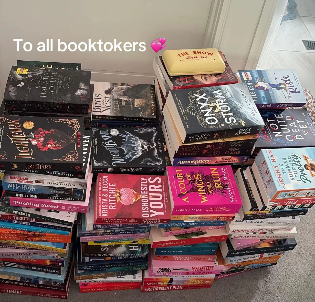 Tiktok post preview 2 from @daintyreadsco_