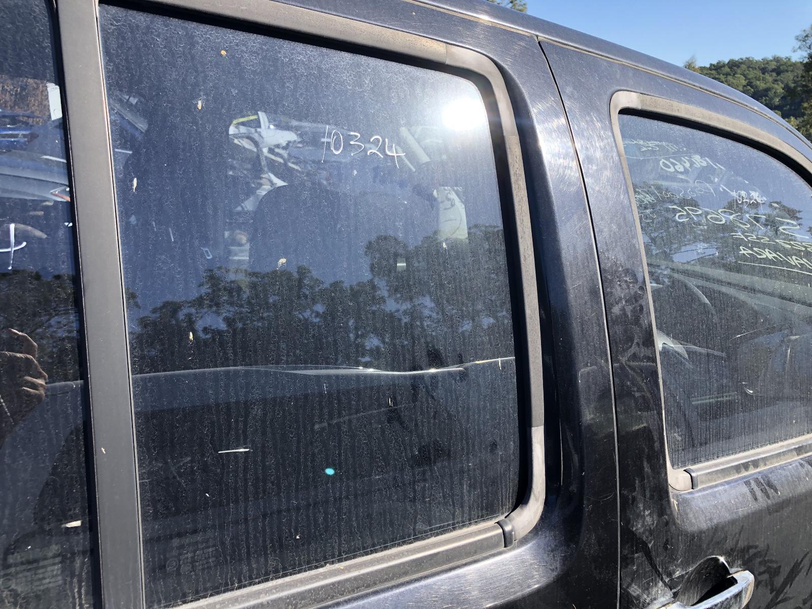 View NISSAN NAVARA 2011 4 Door Utility Breaking