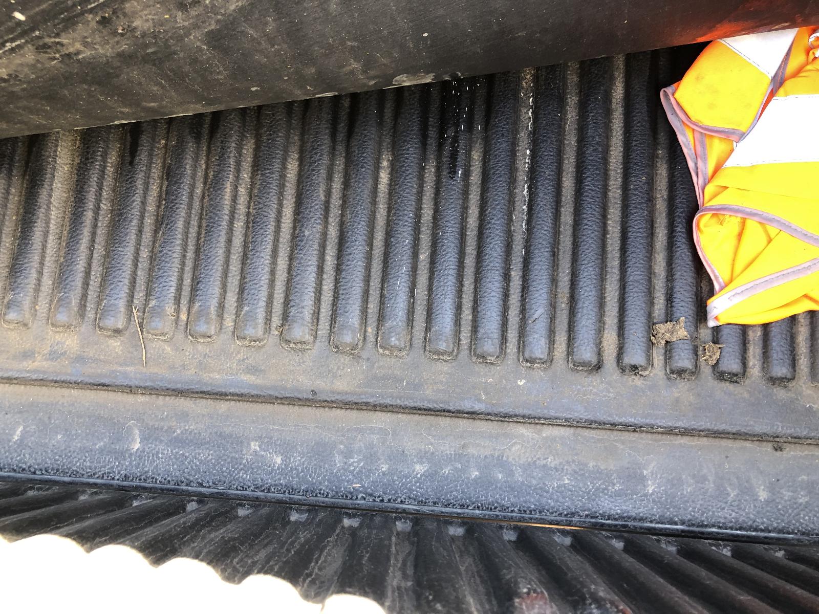 View NISSAN NAVARA 2011 4 Door Utility Breaking