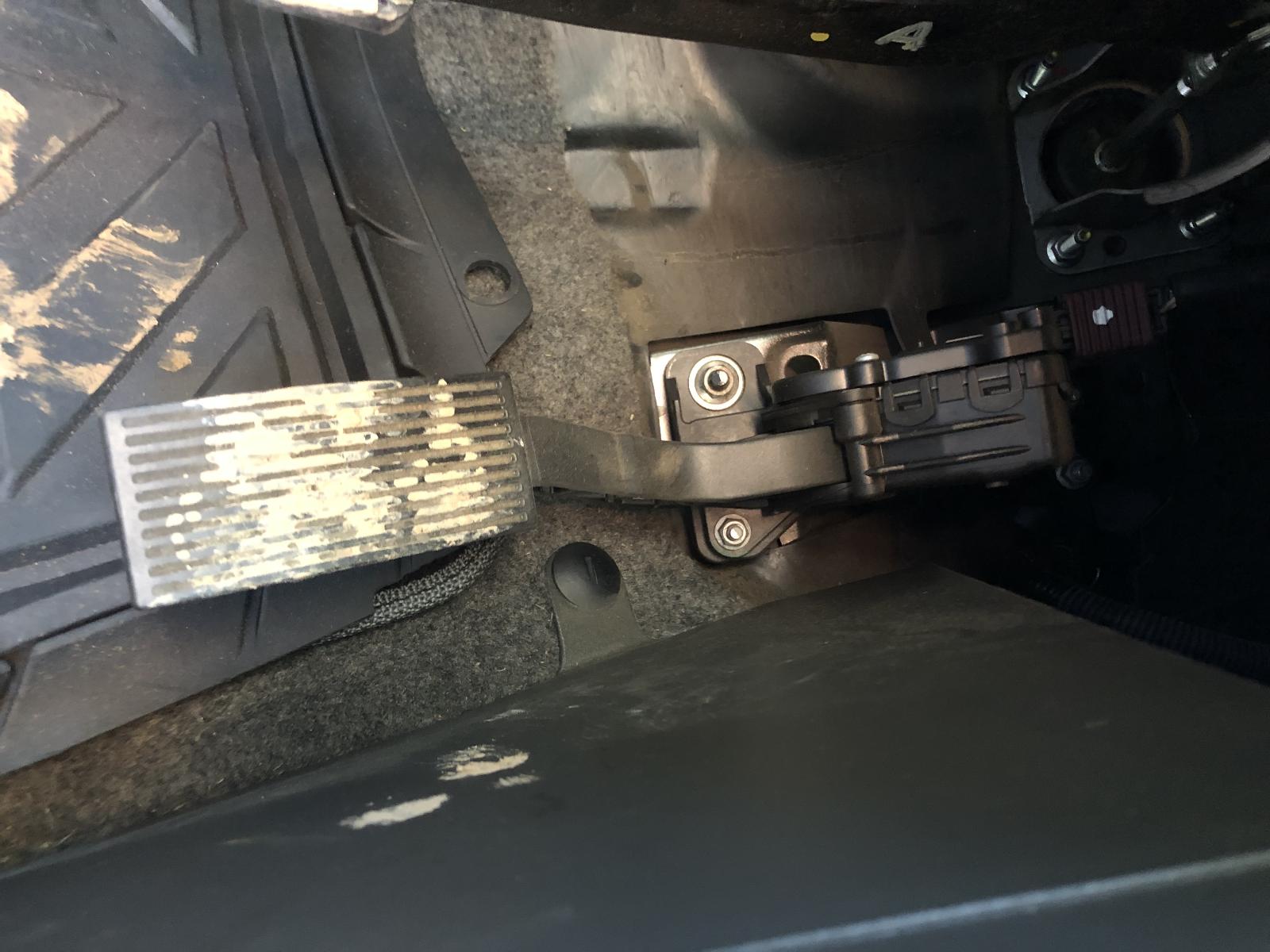 View NISSAN NAVARA 2011 4 Door Utility Breaking