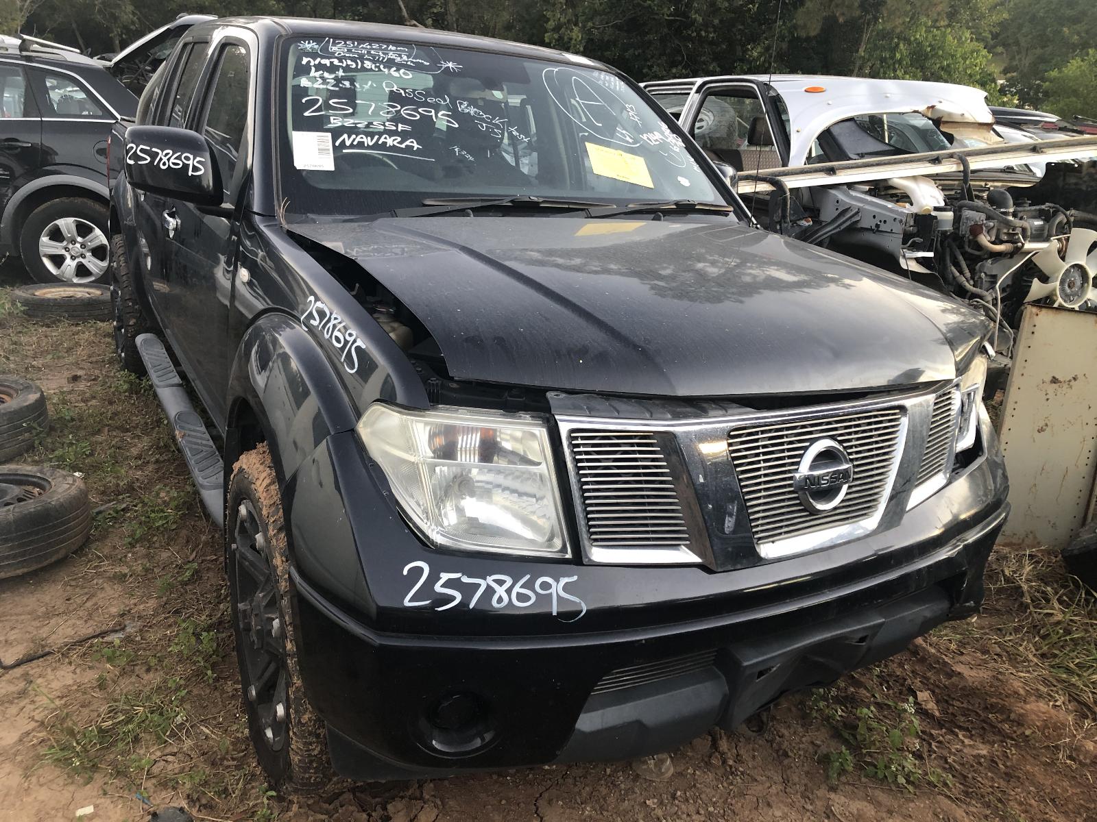 Image for a NISSAN NAVARA 2011 4 Door Utility Breaking