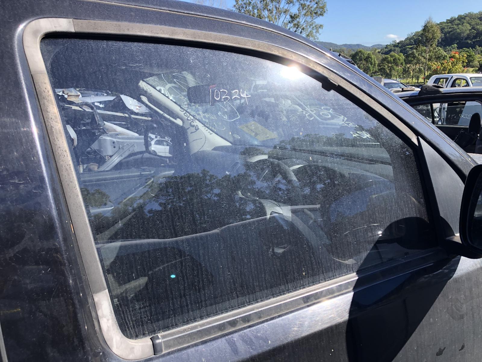 View NISSAN NAVARA 2011 4 Door Utility Breaking