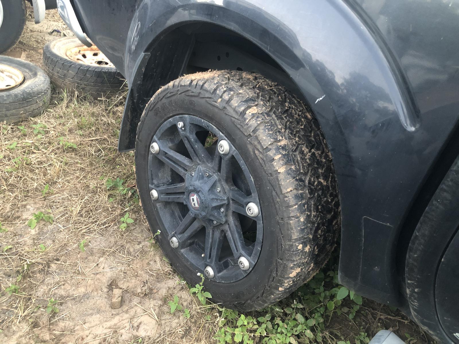 View NISSAN NAVARA 2011 4 Door Utility Breaking