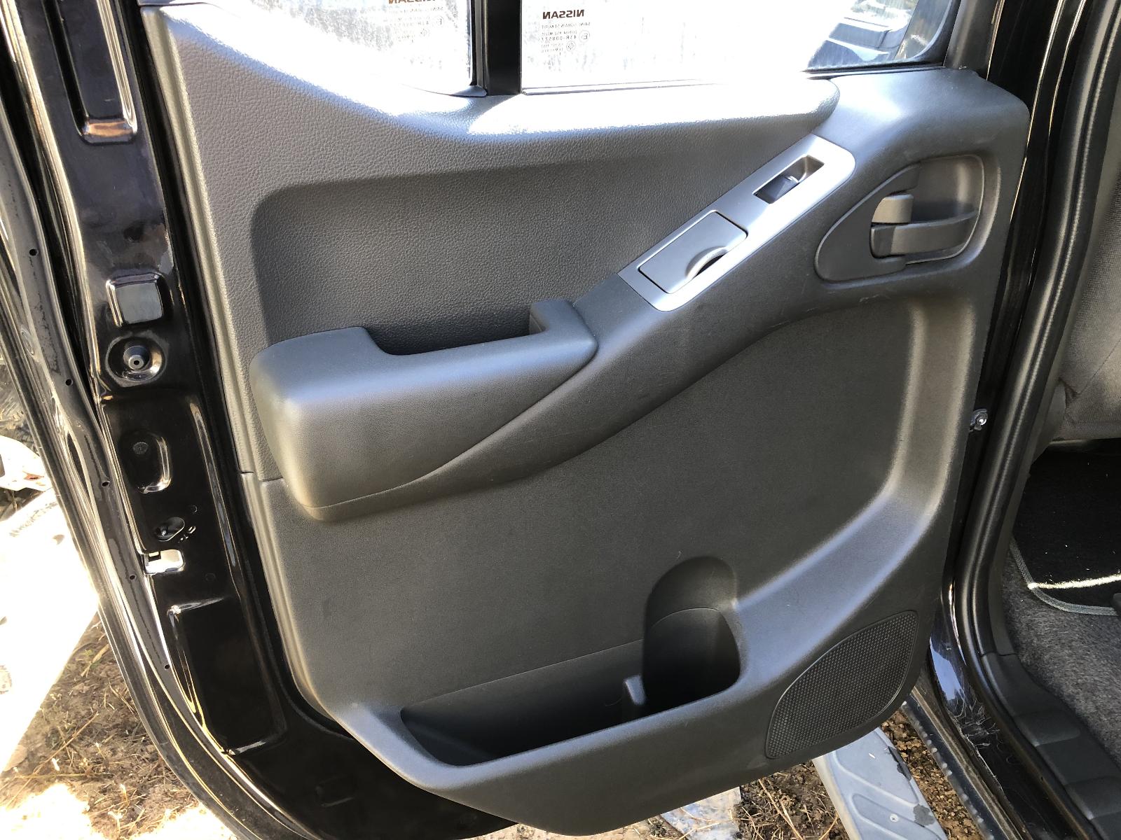 View NISSAN NAVARA 2011 4 Door Utility Breaking
