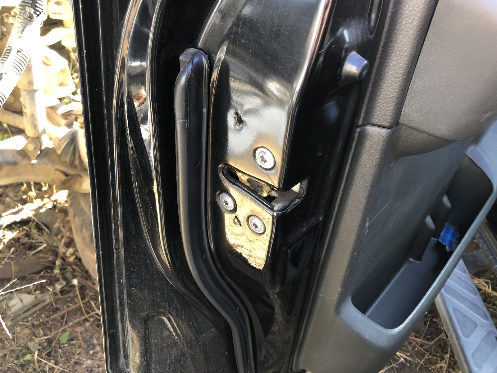 View NISSAN NAVARA 2011 4 Door Utility Breaking