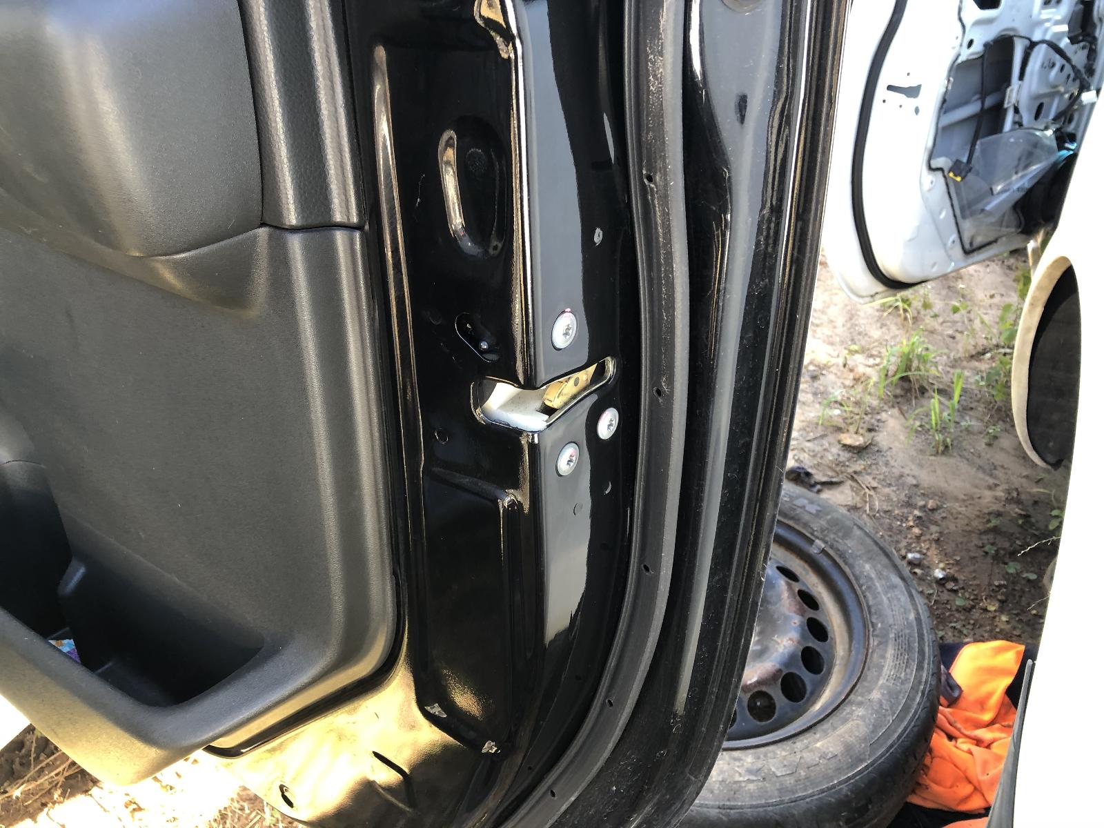 View NISSAN NAVARA 2011 4 Door Utility Breaking