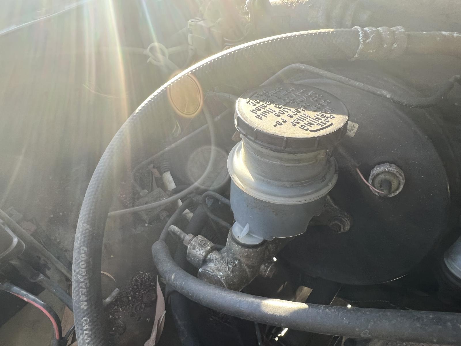 View HOLDEN RODEO 2001   Breaking