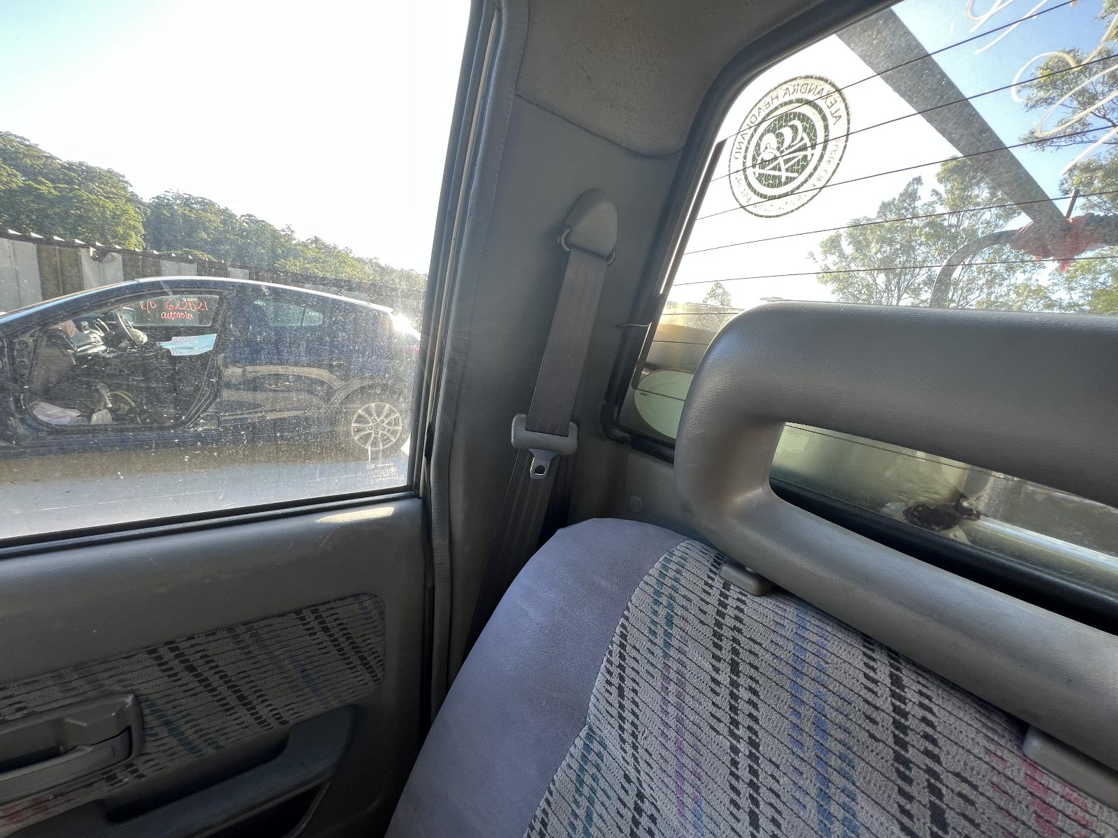 View HOLDEN RODEO 2001   Breaking
