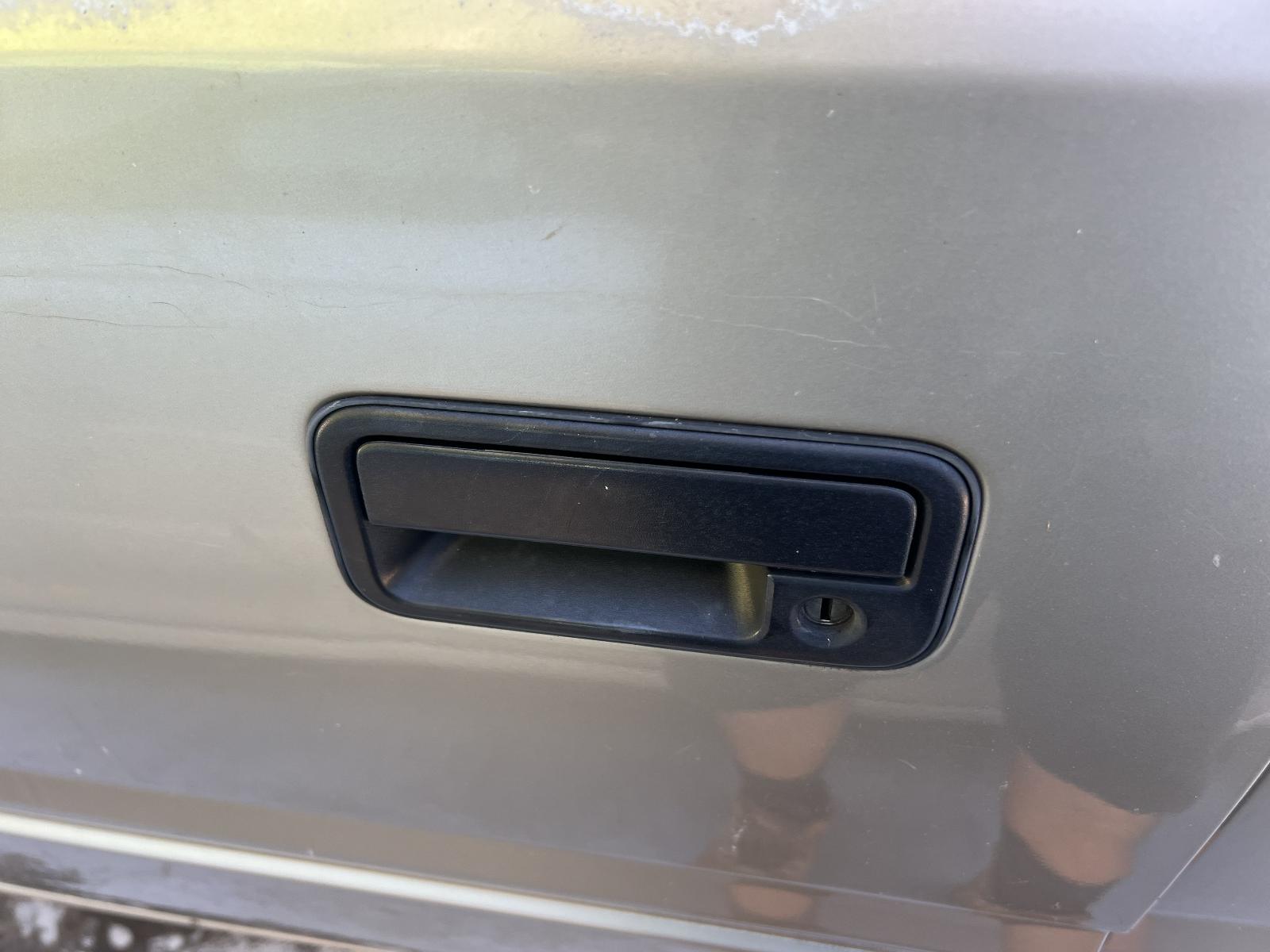 View HOLDEN RODEO 2001   Breaking