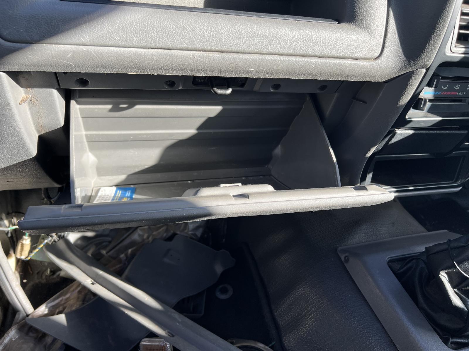 View HOLDEN RODEO 2001   Breaking