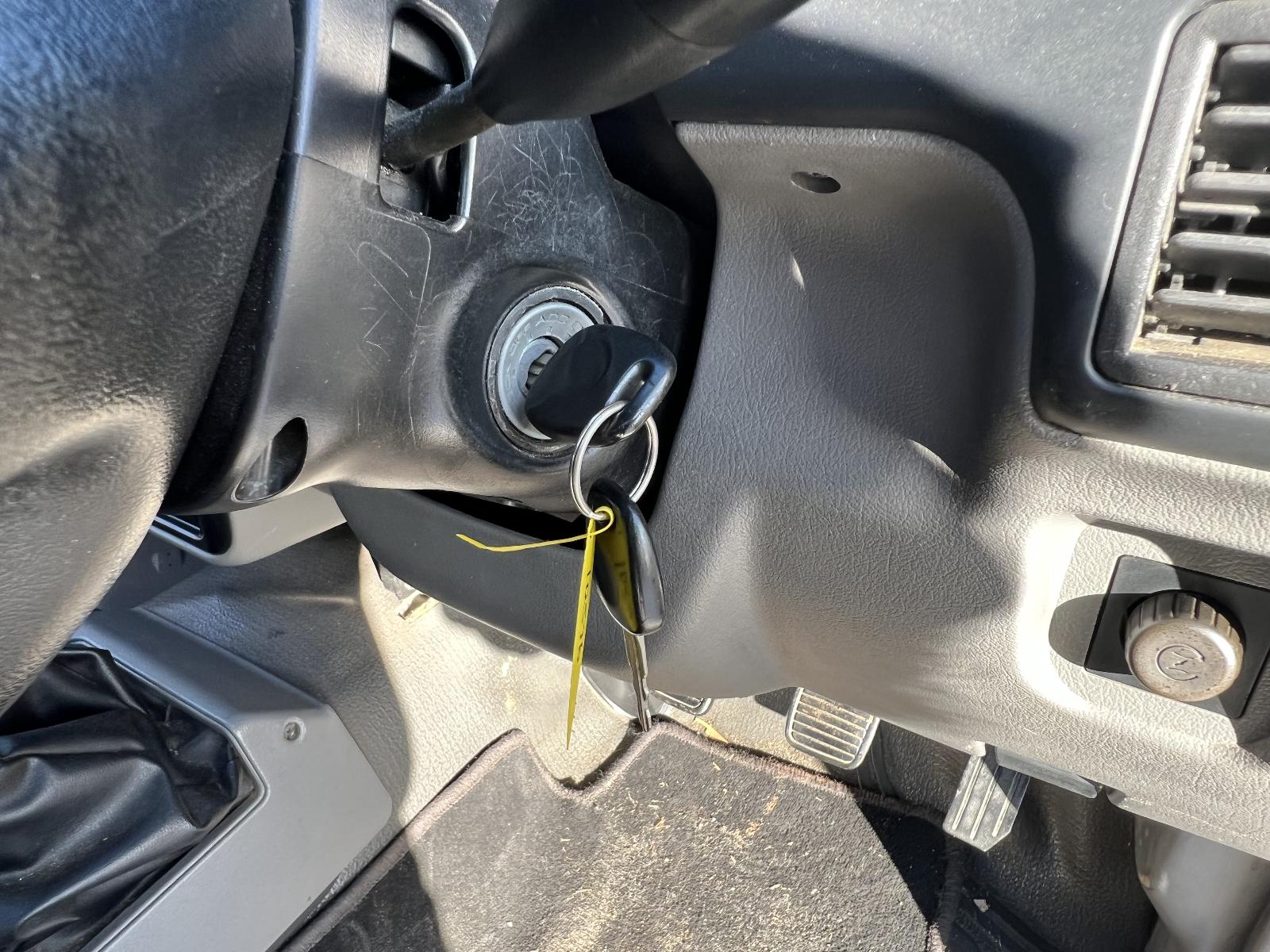 View HOLDEN RODEO 2001   Breaking