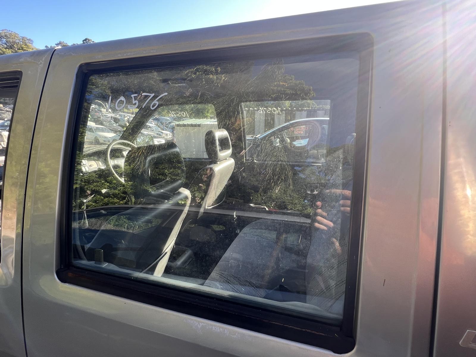View HOLDEN RODEO 2001   Breaking