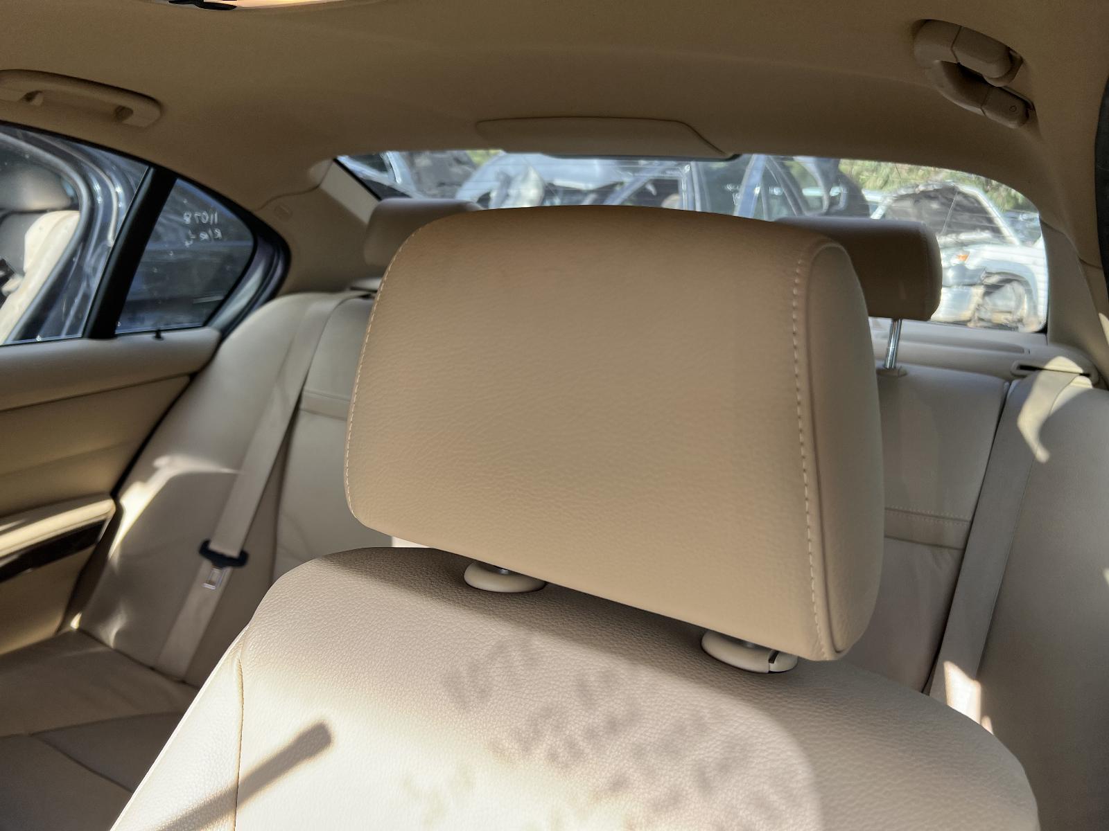 View BMW 3 SERIES 2010 4 Door Sedan Breaking