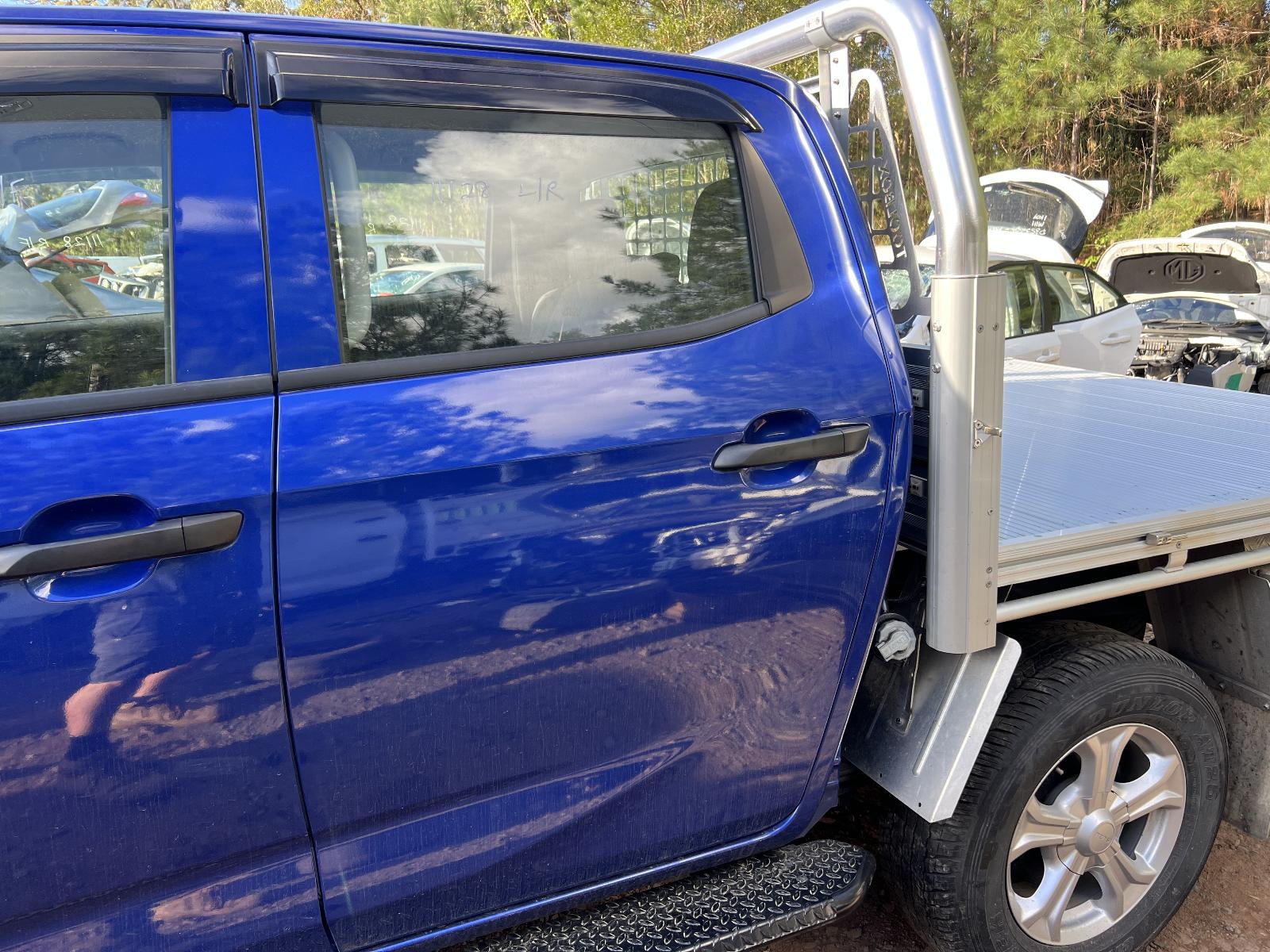 View ISUZU DMAX 2022 4 Door Utility Breaking