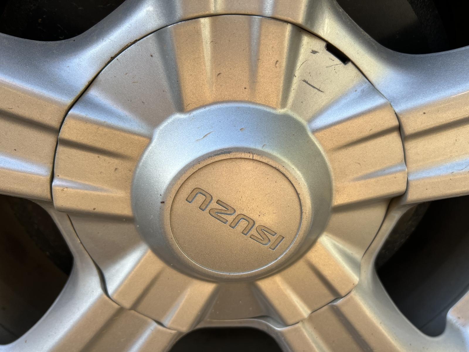 View ISUZU DMAX 2022 4 Door Utility Breaking