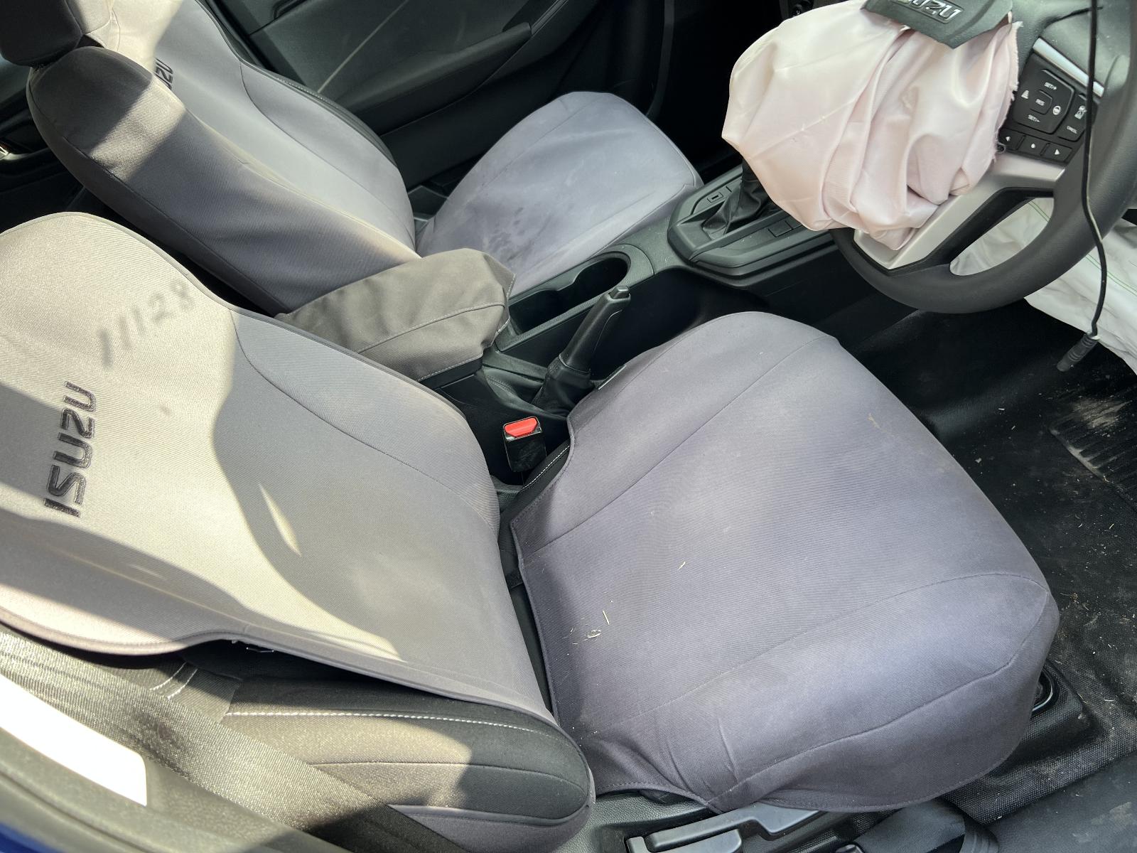 View ISUZU DMAX 2022 4 Door Utility Breaking