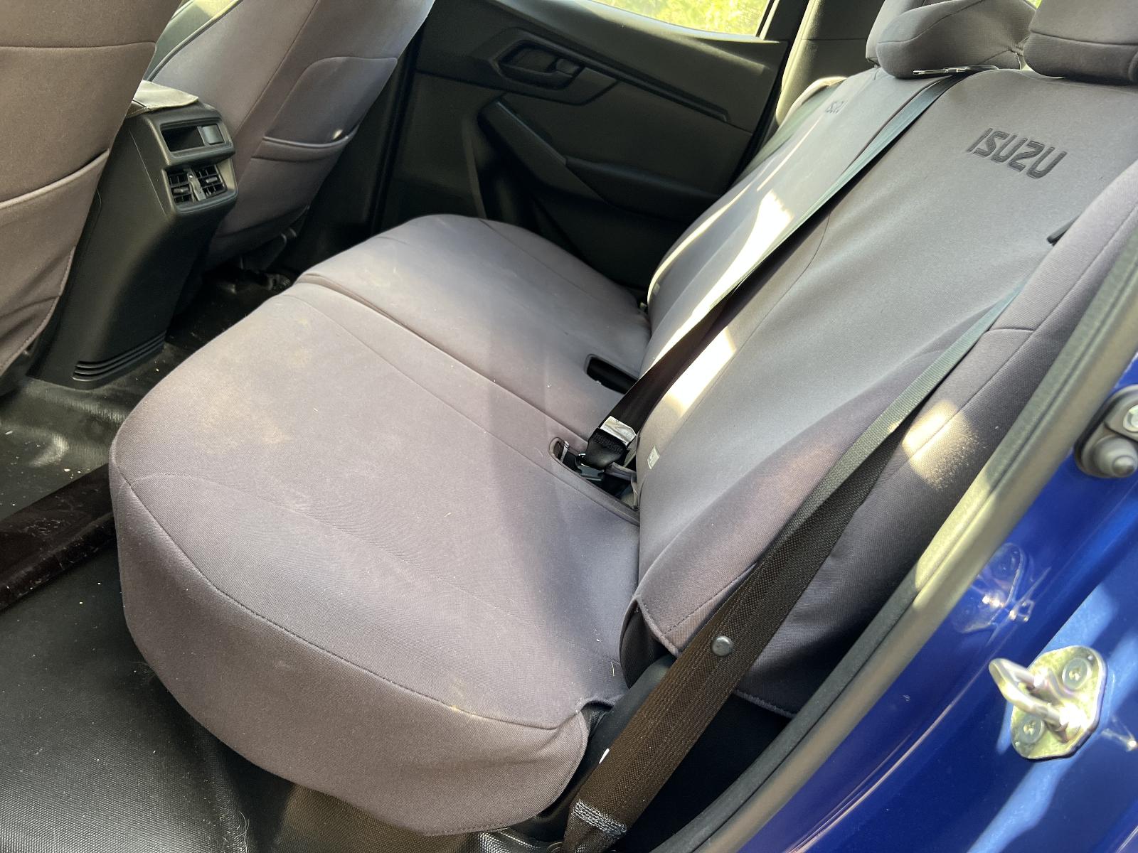 View ISUZU DMAX 2022 4 Door Utility Breaking