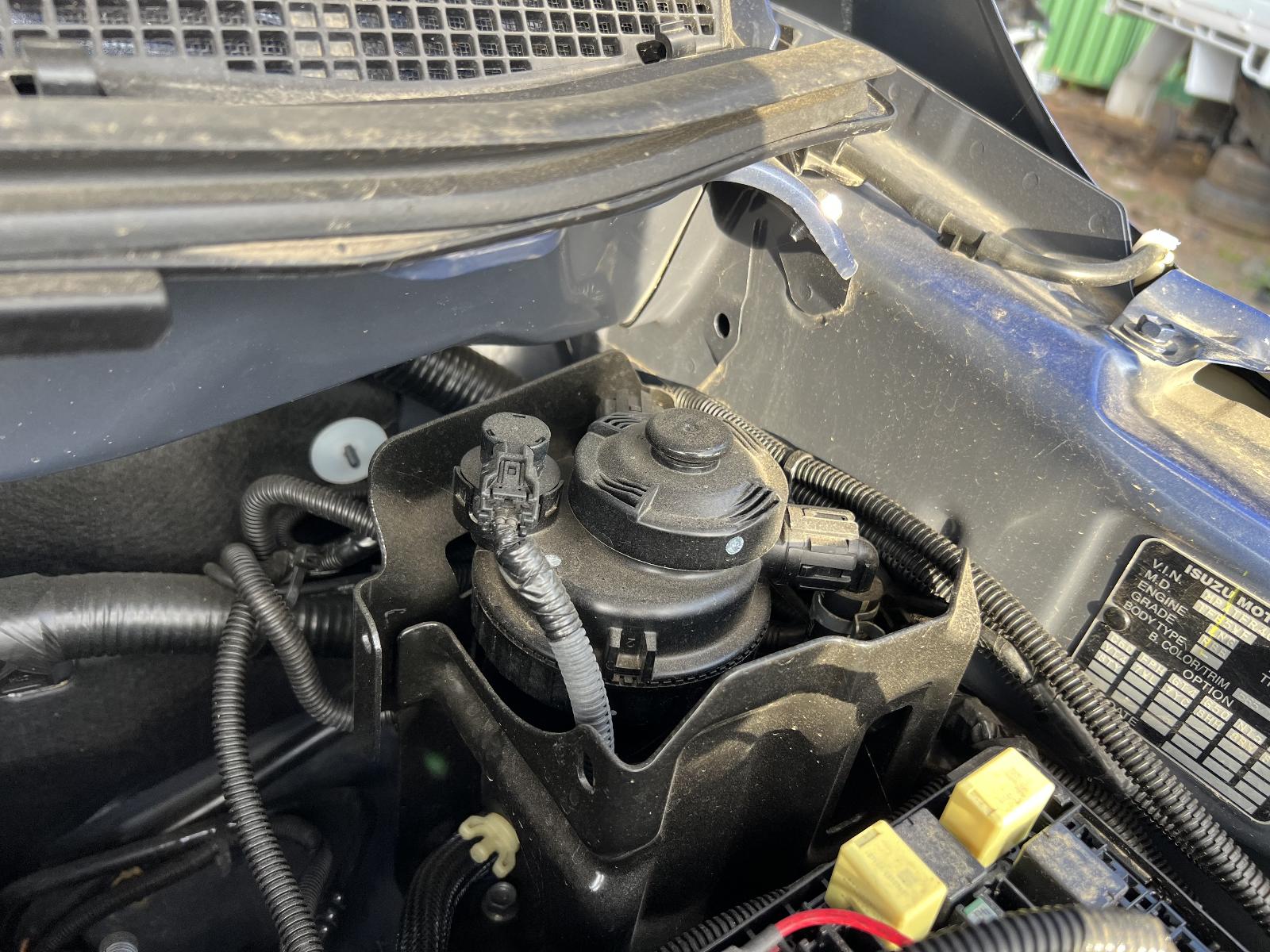 View ISUZU DMAX 2022 4 Door Utility Breaking