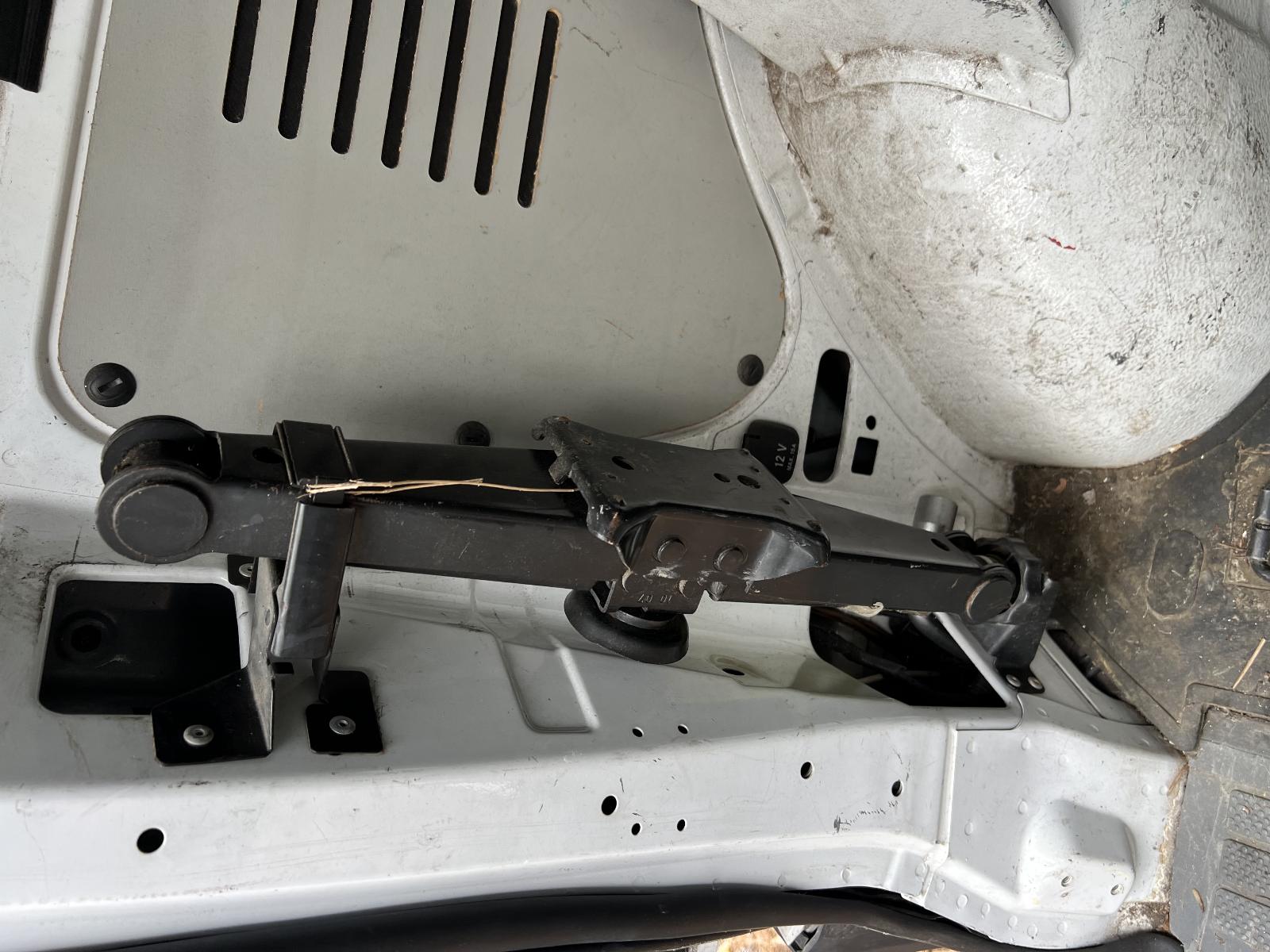 View Auto part Engine MERCEDES VITO 2008